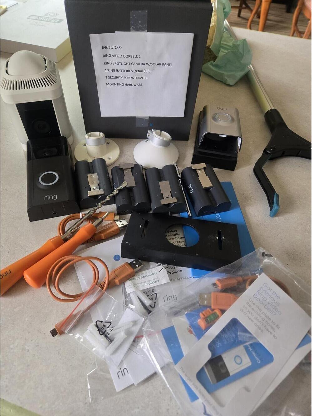 Ring Video Doorbell 2, Spotlight Cam Piece, Batteries Bundle